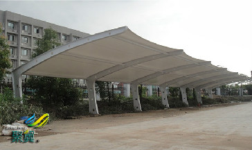 膜結構車棚材料