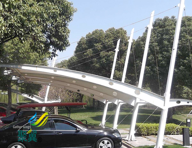 膜結構車棚遮陽防雨|膜結構車棚構造優勢